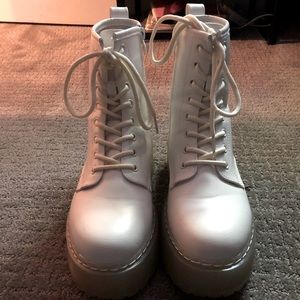 Steve Madden, White Boots, size 7